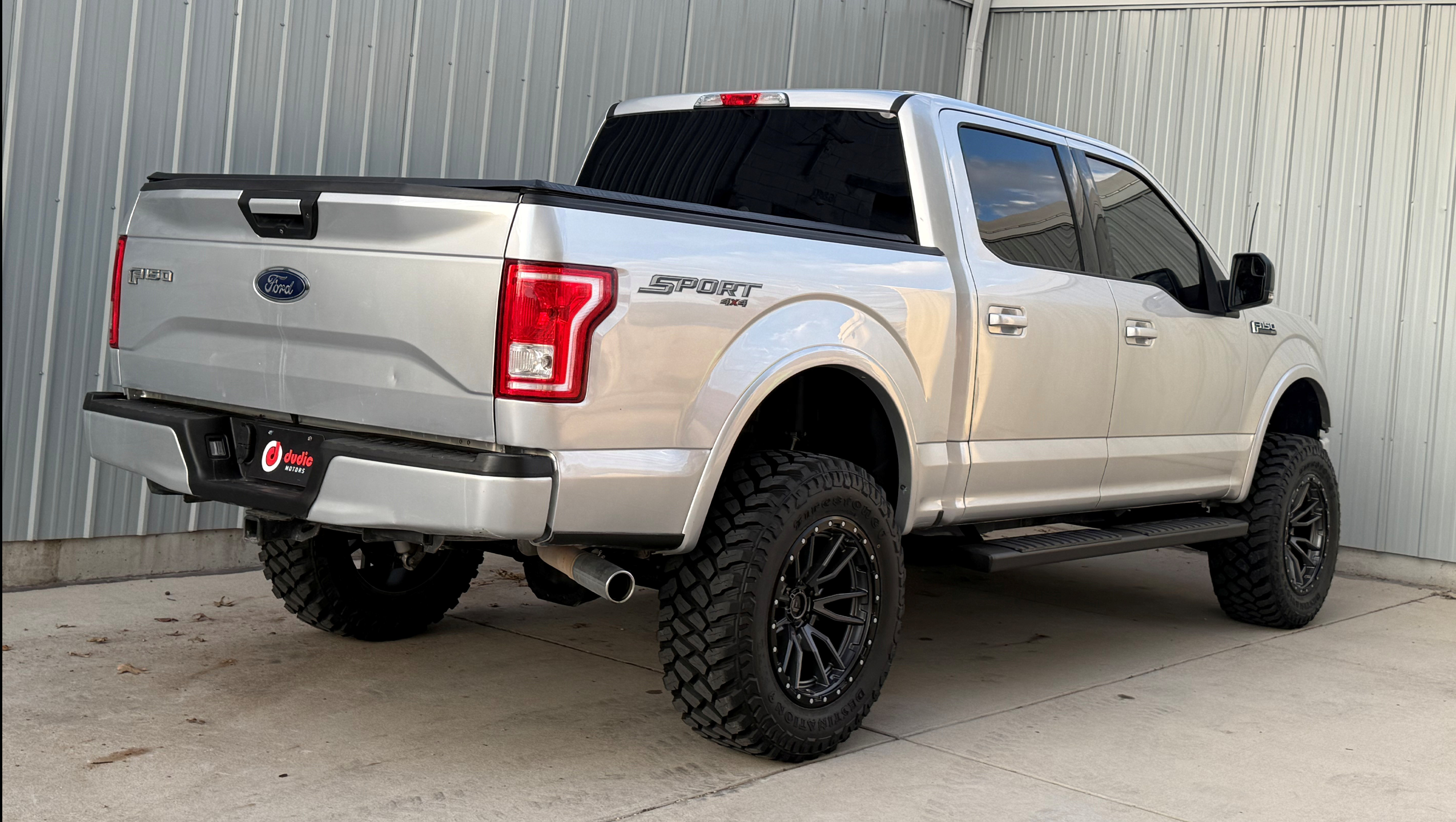 
								2017 ford F-150 Crew Cab 5.0 V8 4×4 full									