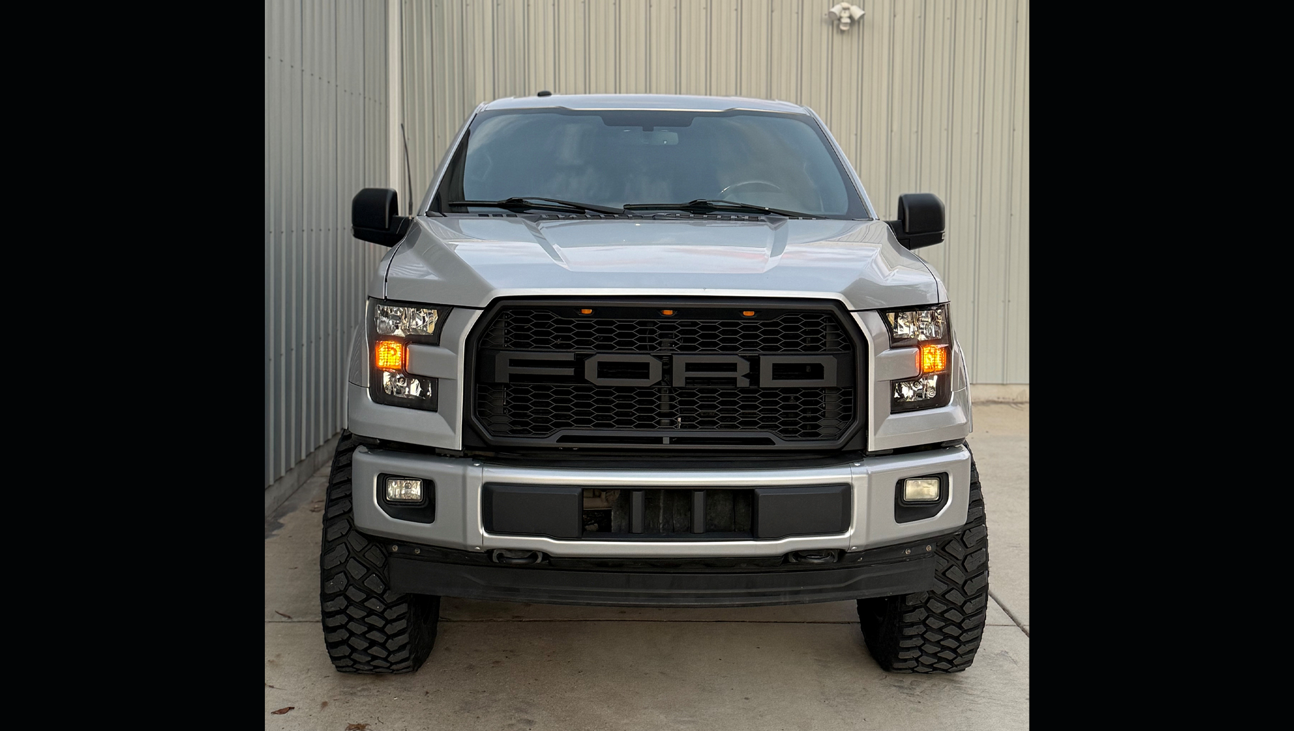 
								2017 ford F-150 Crew Cab 5.0 V8 4×4 full									