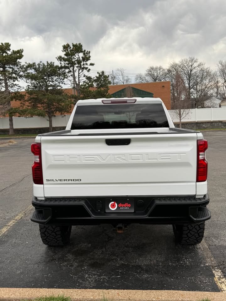 
								2019 Chevy Silverado Crew Cab 5.3 v8 4×4 full									
