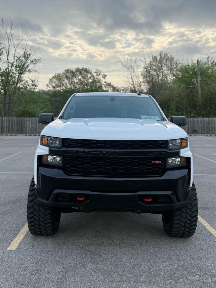 
								2019 Chevy Silverado Trail Boss 5.3 v8 4×4 Crew Cab full									