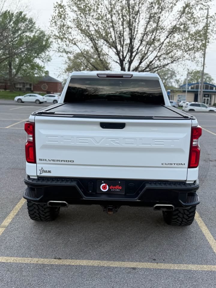
								2019 Chevy Silverado Trail Boss 5.3 v8 4×4 Crew Cab full									