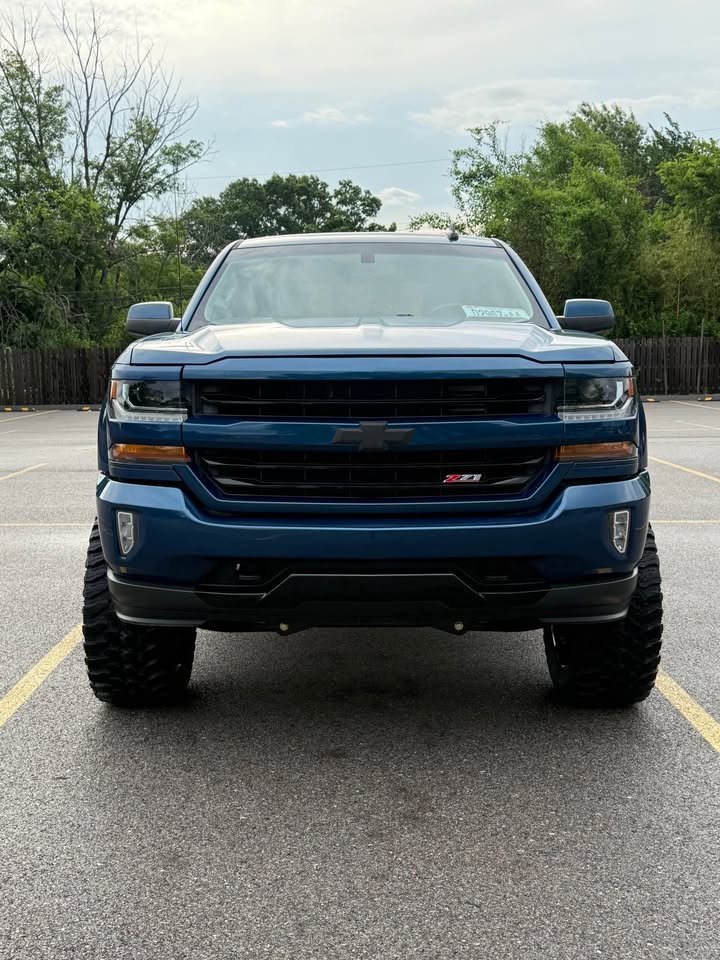 
								2018 Chevrolet Silverado 1500 crew cab LT Pickup 4D 5 3/4 ft full									