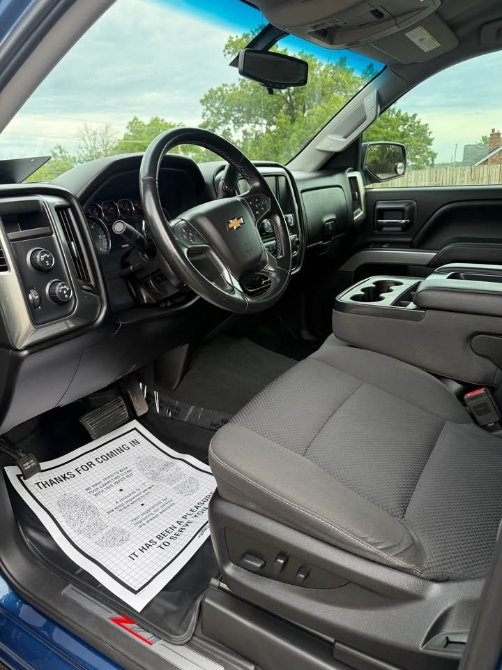 
								2018 Chevrolet Silverado 1500 crew cab LT Pickup 4D 5 3/4 ft full									