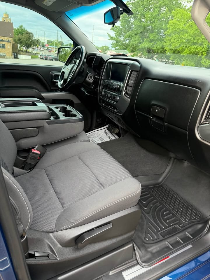 
								2018 Chevrolet Silverado 1500 crew cab LT Pickup 4D 5 3/4 ft full									
