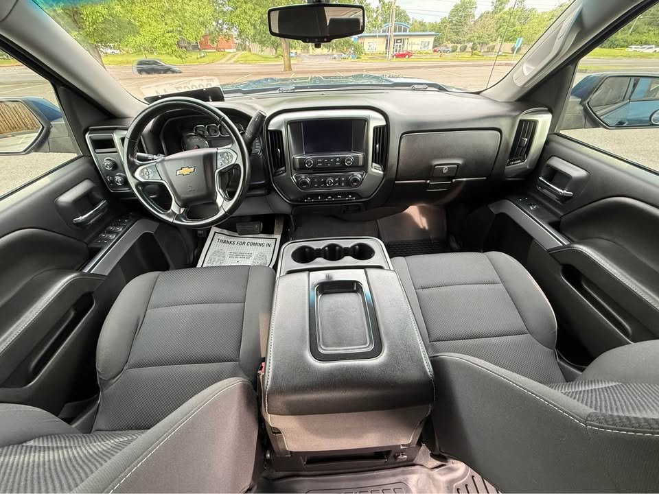 
								2018 Chevrolet Silverado 1500 crew cab LT Pickup 4D 5 3/4 ft full									