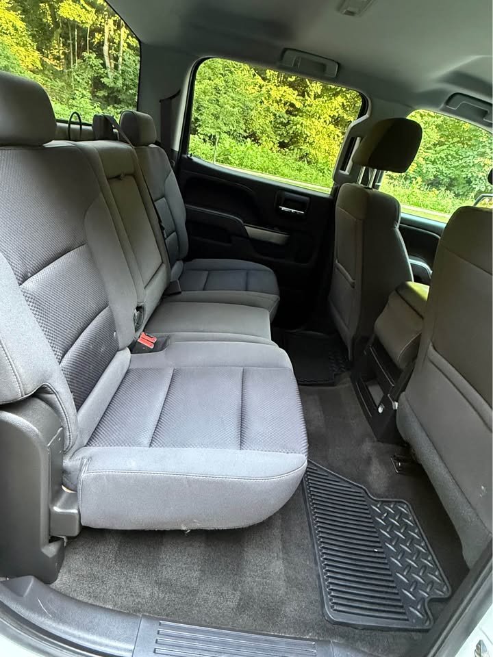 
								2017 Chevrolet Silverado 1500 crew cab LT Pickup 4D 5 3/4 ft full									