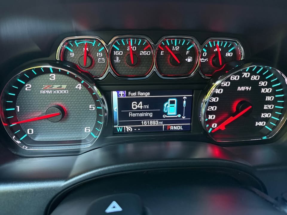 
								2017 Chevrolet Silverado 1500 crew cab LT Pickup 4D 5 3/4 ft full									