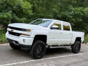 2017 Chevrolet Silverado 1500 crew cab LT Pickup 4D 5 3/4 ft