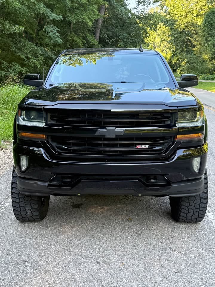 
								2018 Chevrolet Silverado 1500 crew cab LT Pickup 4D 5 3/4 ft full									