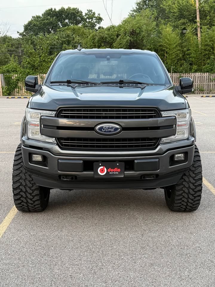 
								2018 Ford F150 Super Crew Cab Lariat Pickup full									