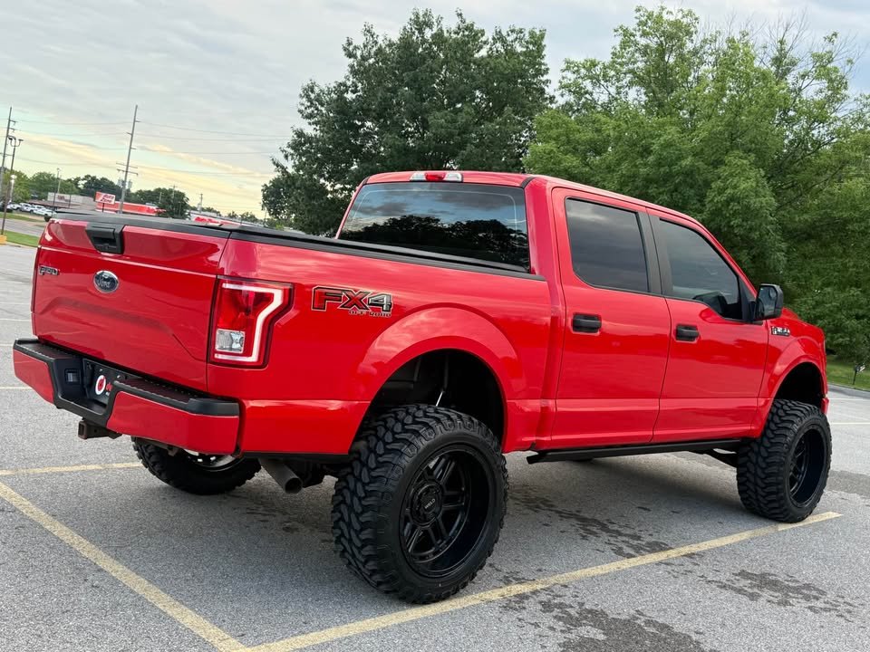 
								2017 Ford f150 supercrew cab XL Pickup 4D 5 1/2 ft full									