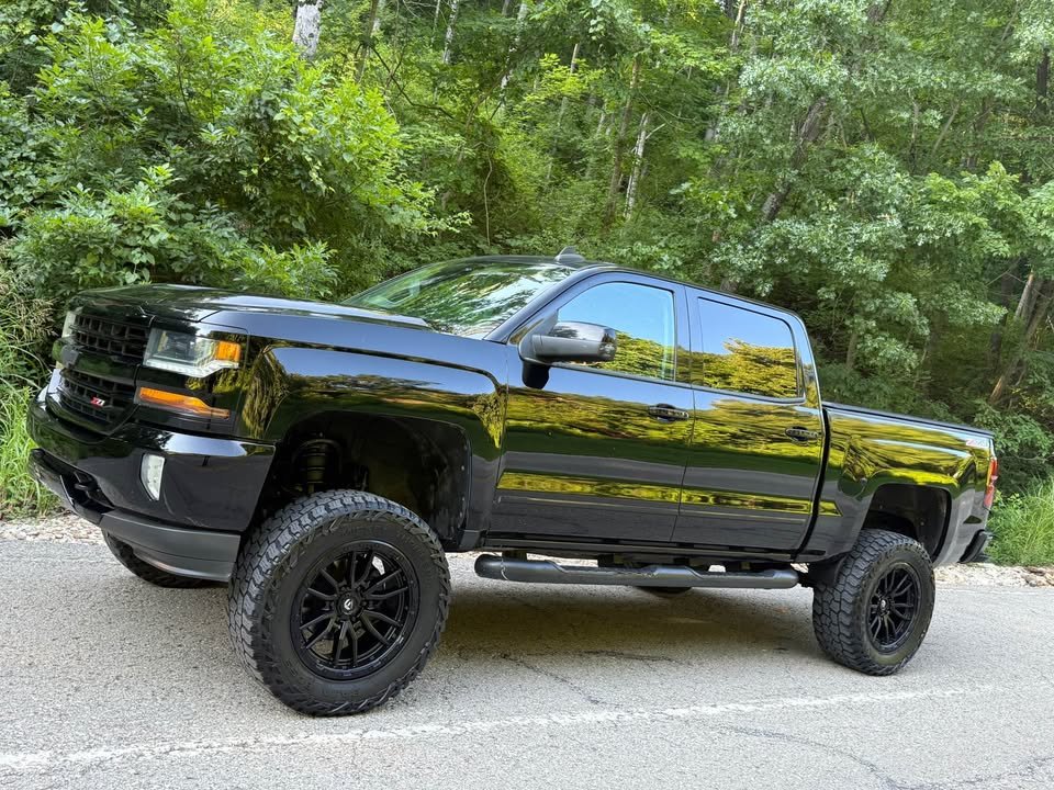 
								2018 Chevrolet Silverado 1500 crew cab LT Pickup 4D 5 3/4 ft full									