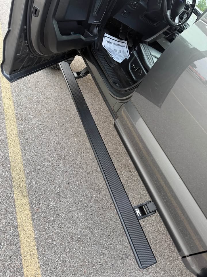 
								2018 Ford F150 Super Crew Cab Lariat Pickup full									