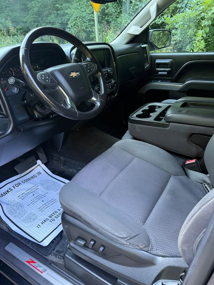 
								2018 Chevrolet Silverado 1500 crew cab LT Pickup 4D 5 3/4 ft full									