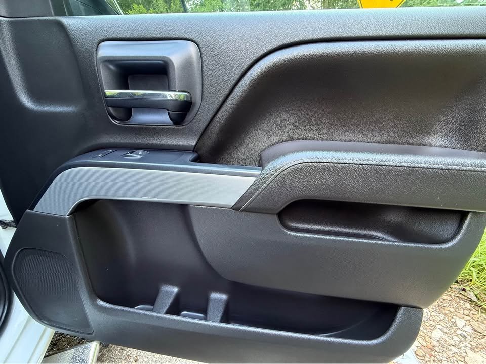 
								2017 Chevrolet Silverado 1500 crew cab LT Pickup 4D 5 3/4 ft full									