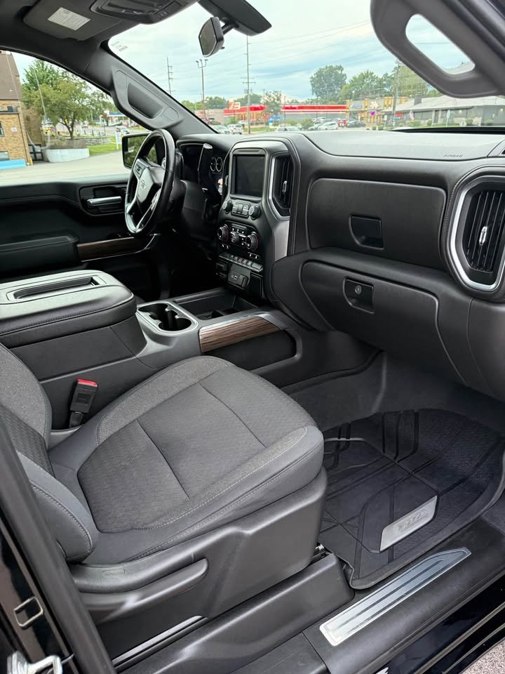 
								2019 Chevrolet Silverado 1500 crew cab LT Trail Boss Pickup full									
