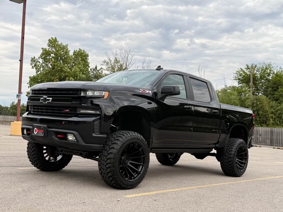 
								2019 Chevrolet Silverado 1500 crew cab LT Trail Boss Pickup full									