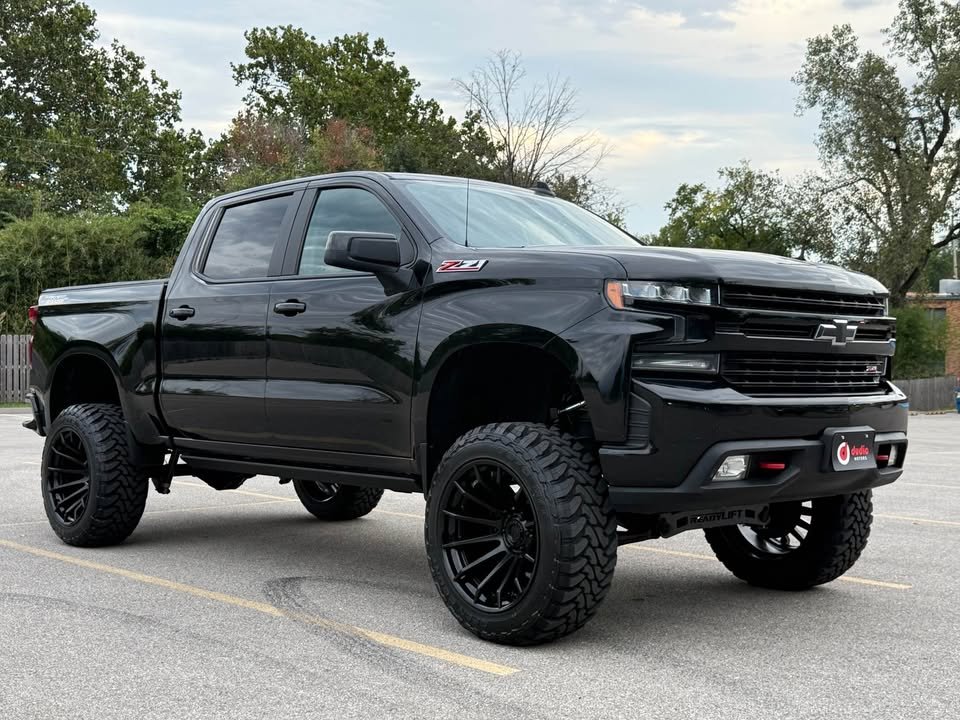 
								2019 Chevrolet Silverado 1500 crew cab LT Trail Boss Pickup full									