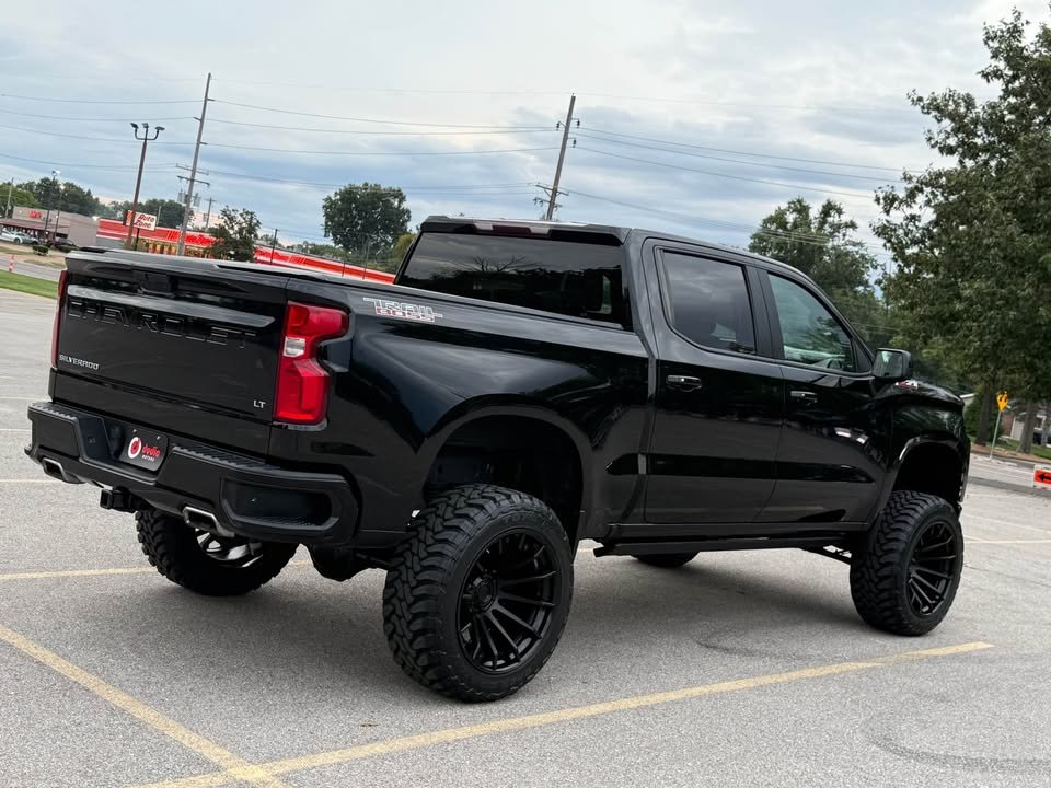 
								2019 Chevrolet Silverado 1500 crew cab LT Trail Boss Pickup full									
